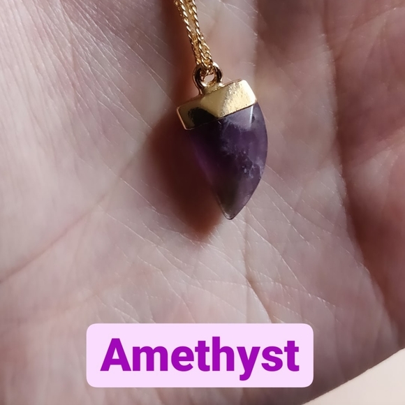 Natural 🔮🤍 crystal pendant 🤍🔮 gold chained necklaces - Picture 8 of 11